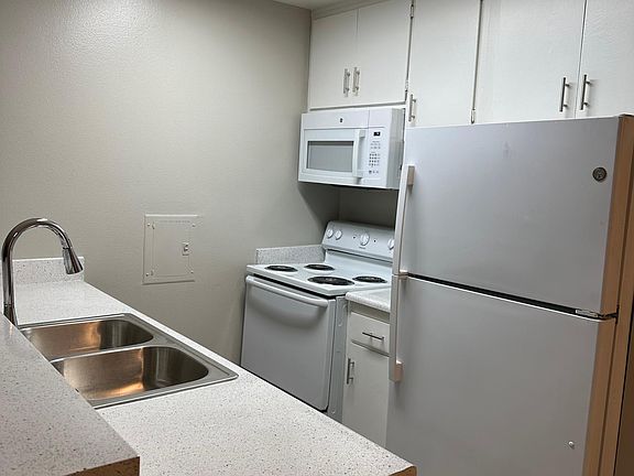 4th image of 5585 E Pacific Coast Hwy Unit 273