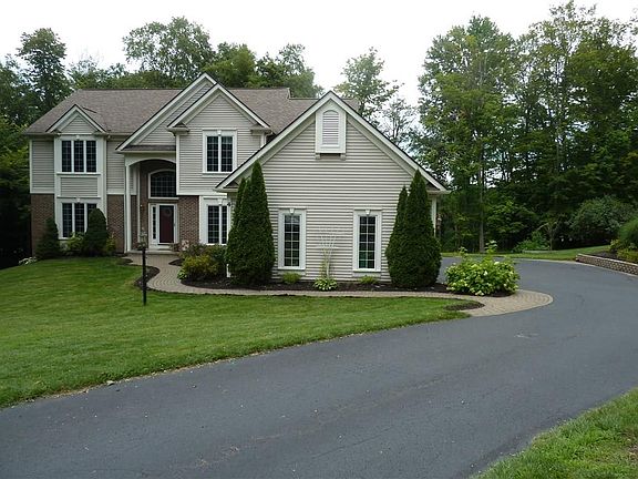 2nd image of 4 Finewood Trl