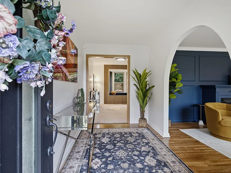 6555 Brownlee Dr — Photo 3