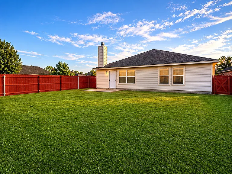 428 Dartmoor Dr — Photo 12