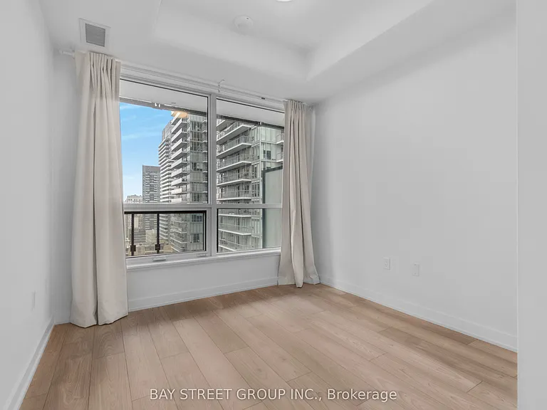 110 Broadway Ave #1813S — Photo 17