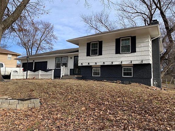 2nd image of 4907 Crescent Dr