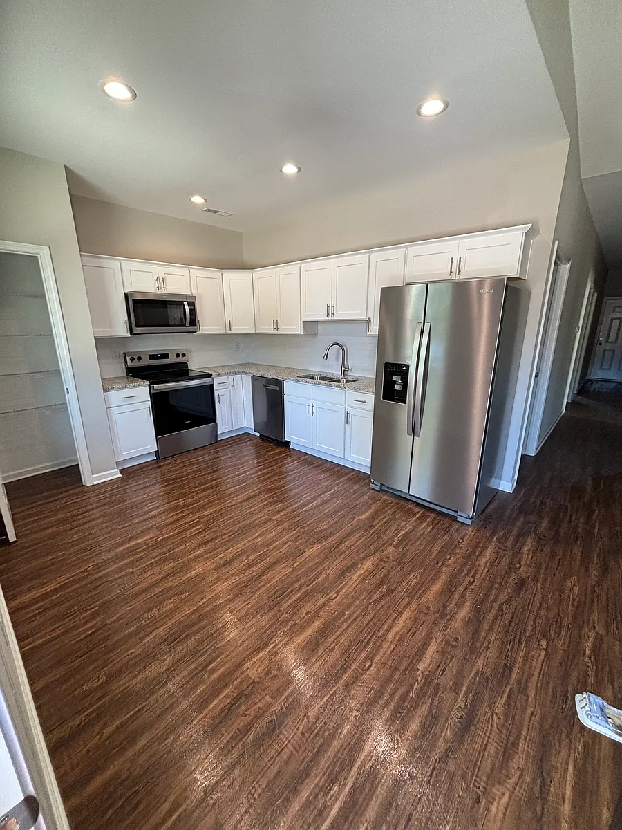 Building Photo - 115 Tiffany Park Cir #B