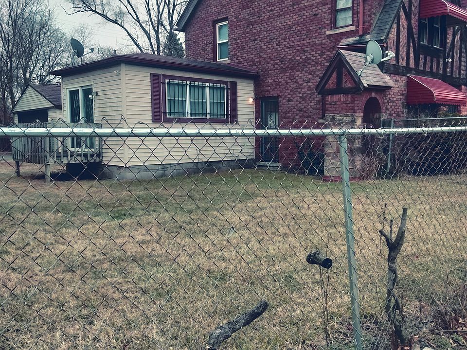 Additional yard area.