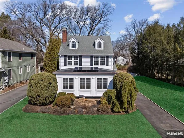 85 Norman Pl, Tenafly, NJ 07670