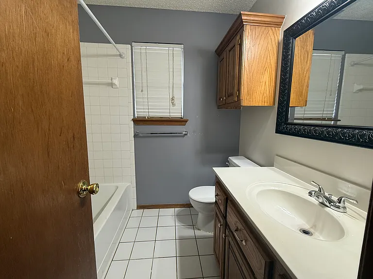 504 Eastridge Dr — Photo 4