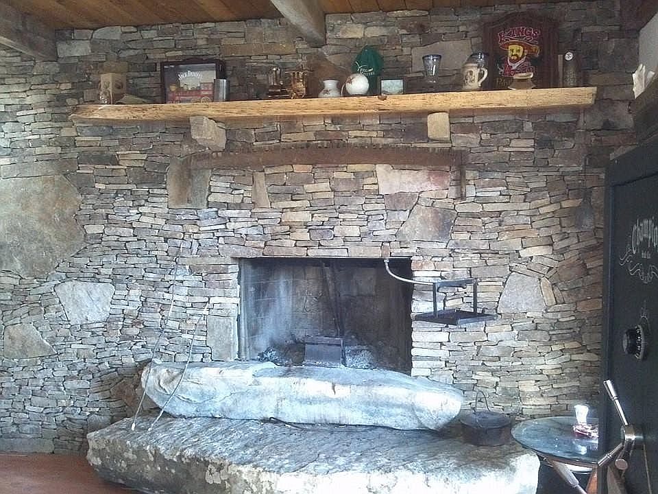 2nd image of 222 Dandy Rd