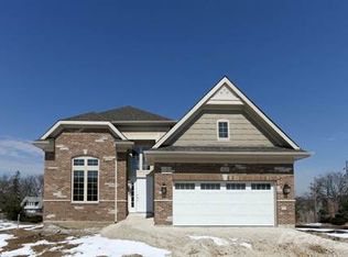 410 Greenleaf Ct, Westmont, IL