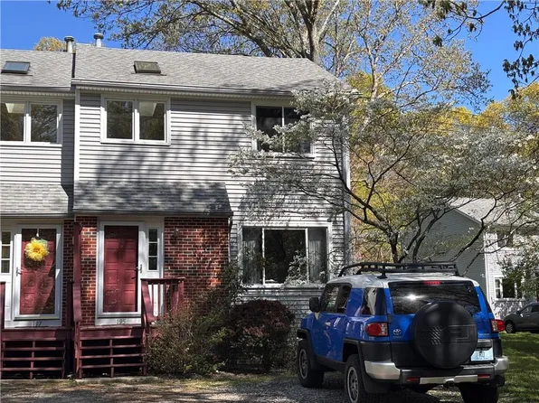 195 Fairway Dr, North Kingstown, RI 02852