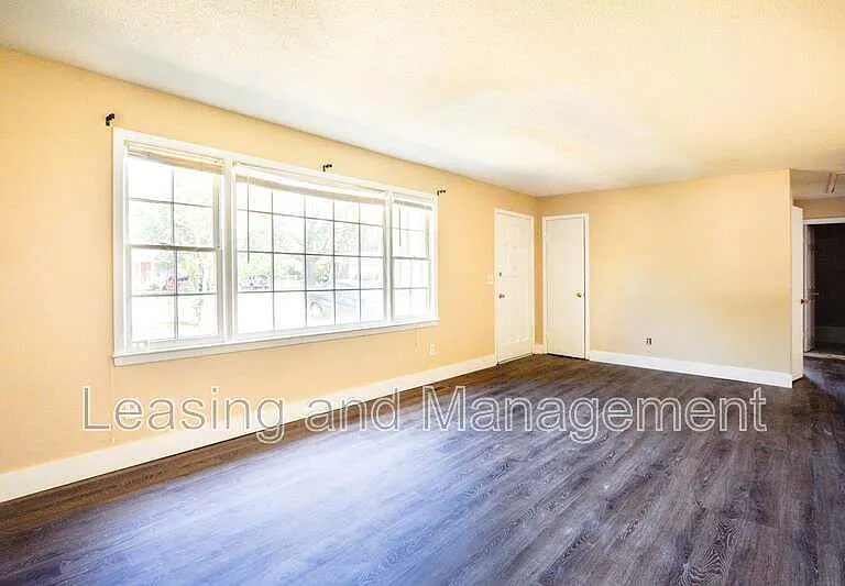 1045 Harbor View Rd #A — Photo 4