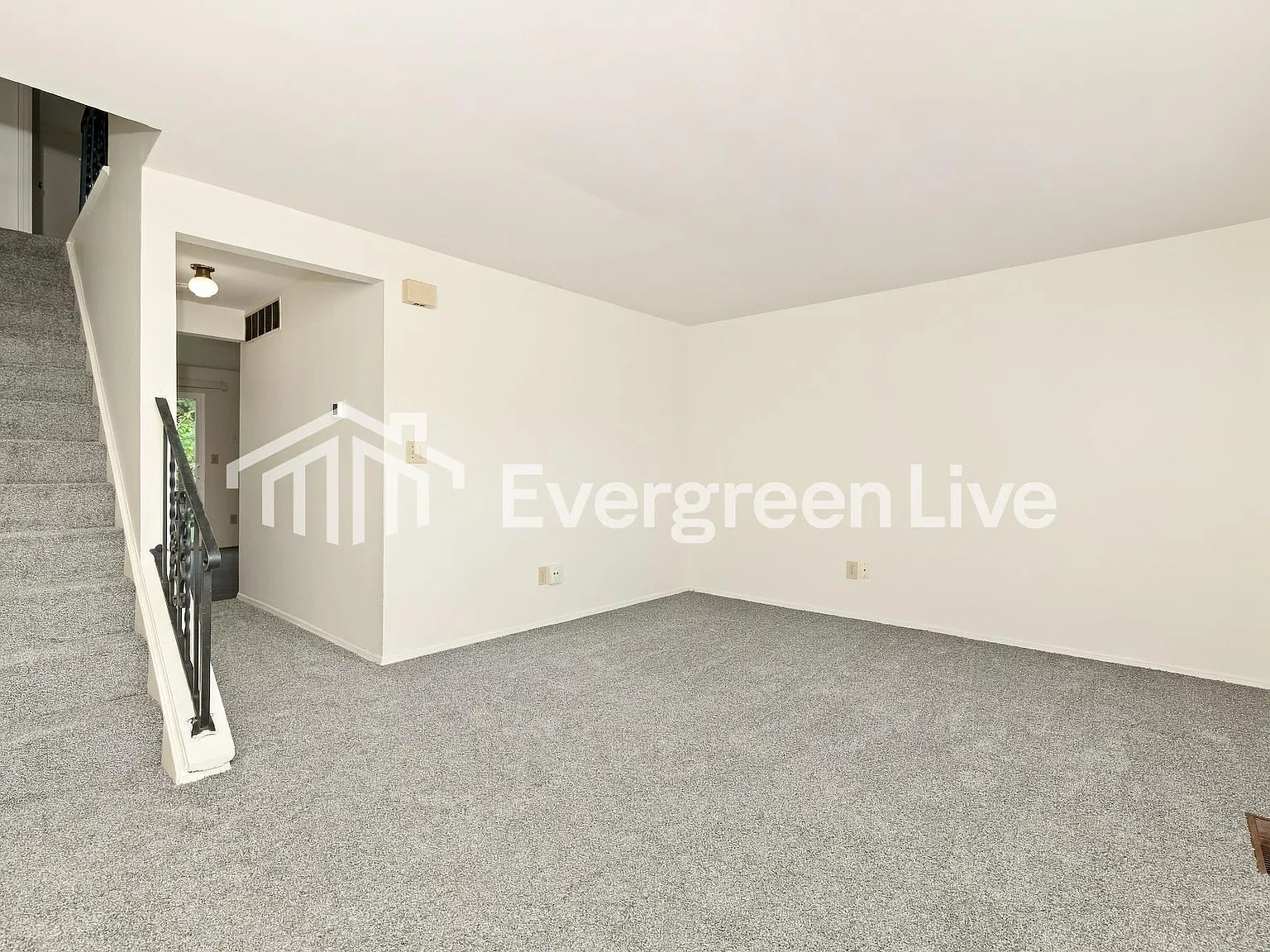 2 bed, 1.5 bath, 1094 sqft, $995 — Photo 4