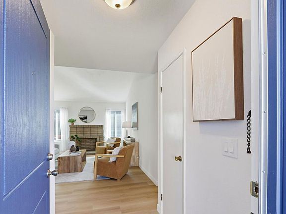 3rd image of 1586 Redfield Ct