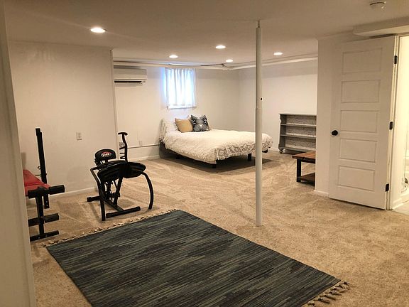 5th image of 315 Yeardley Ave