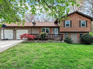 202 Vintage Ln, Clinton, TN 37716