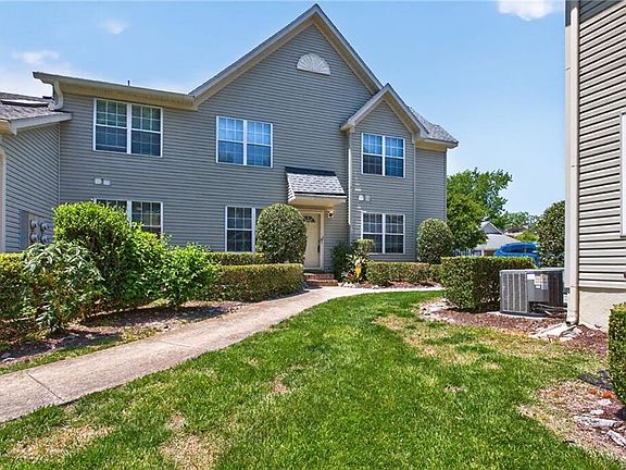 3rd image of 300 London Pointe Ct