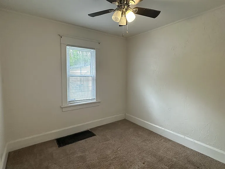 2109 W 9th St — Photo 11