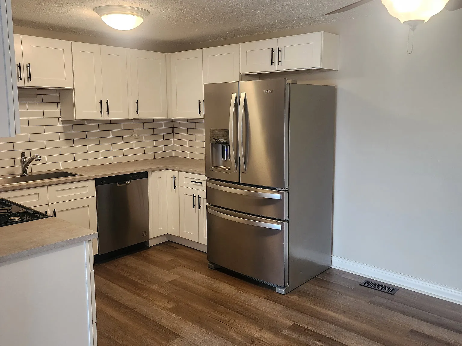 2 bed, 1200 sqft, $2,200 — Photo 4