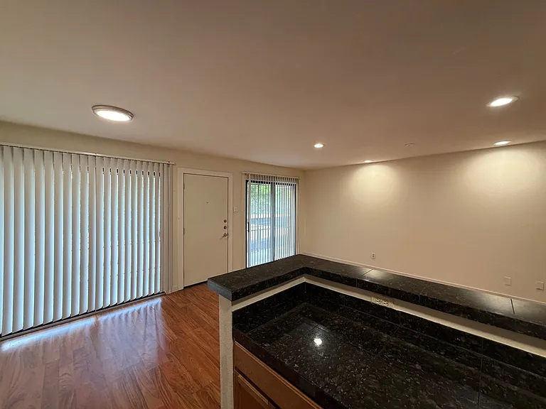 4109 Avondale Ave #209 — Photo 3