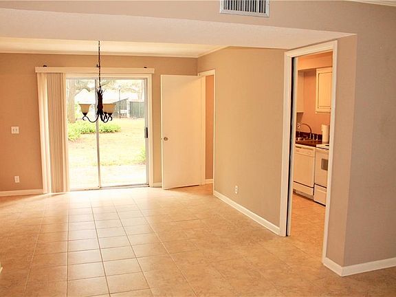 3rd image of 800 Mallery St APT 40