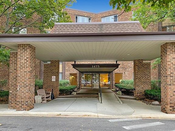 2nd image of 1475 Rebecca Dr APT 221