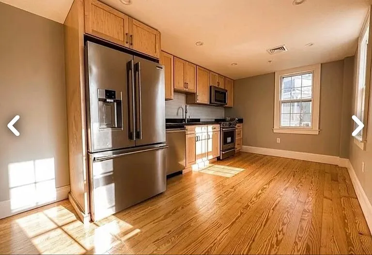 393 Essex St #3 — Photo 1
