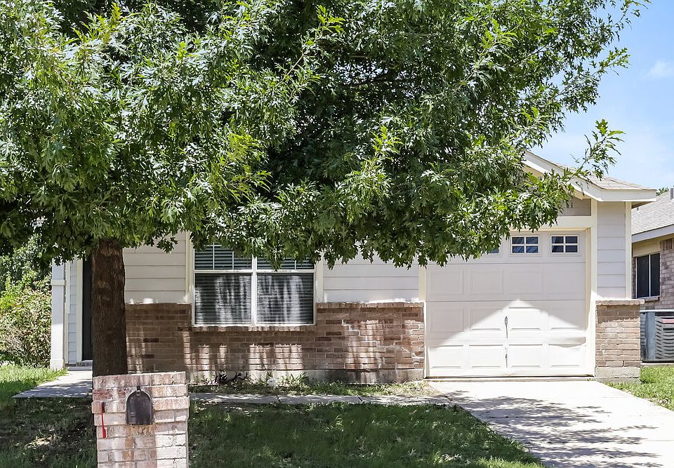 1st image of 1303 Macaw Ct