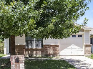 1303 Macaw Ct, Grand Prairie, TX 75051