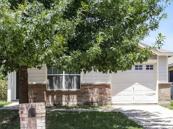 1303 Macaw Ct, Grand Prairie, TX 75051