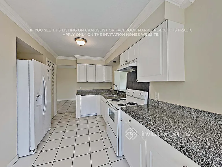 10641 NW 27th Ct — Photo 7