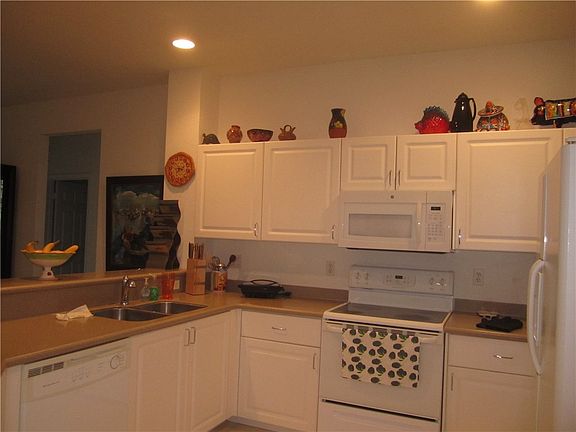 4th image of 1593 SE Prestwick Ln