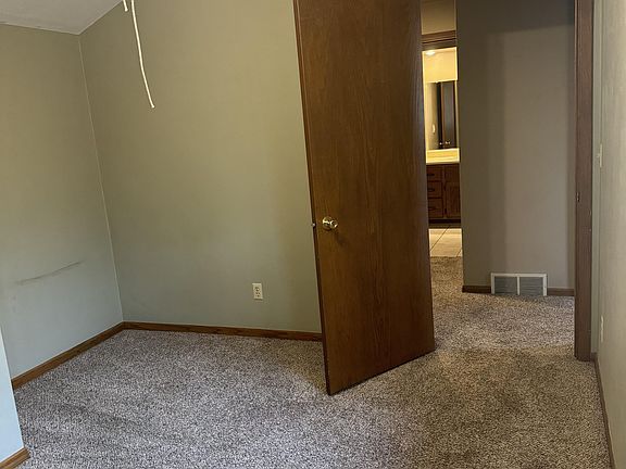 2nd image of 8 Continental Ct