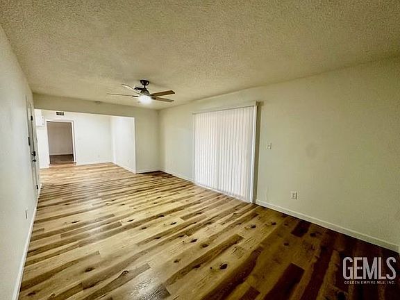 5th image of 8837 Glenda St