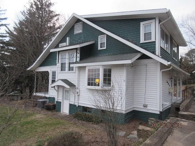 1st image of 391 Long St