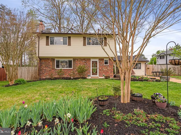 8811 Kenilworth Dr, Springfield, VA 22151