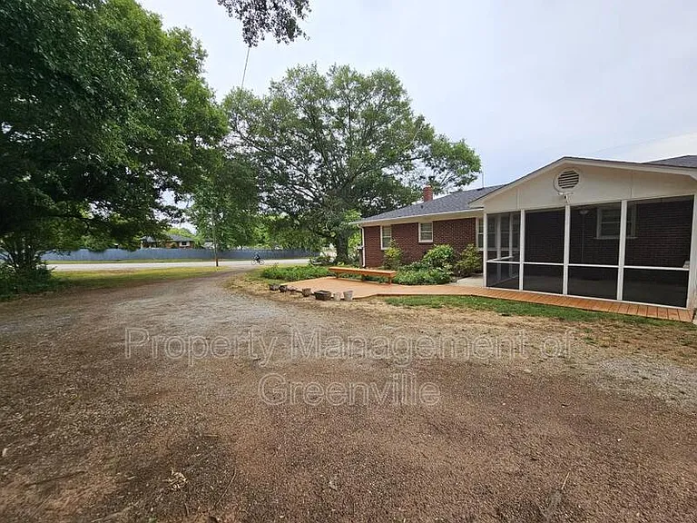 400 Berea Dr — Photo 16