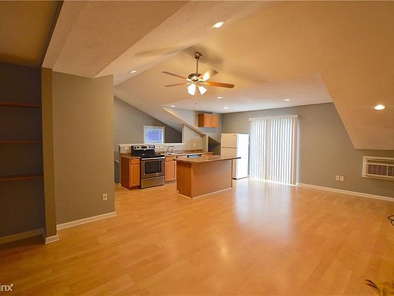 4th image of 2026 N College Ave Unit B