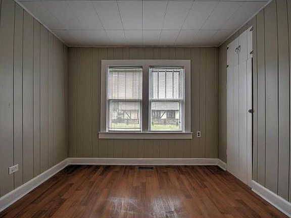 4th image of 3305 Memorial Blvd