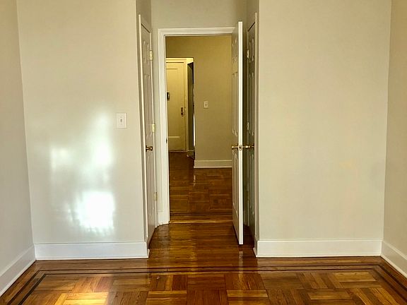 4th image of 28-35 34th St #31