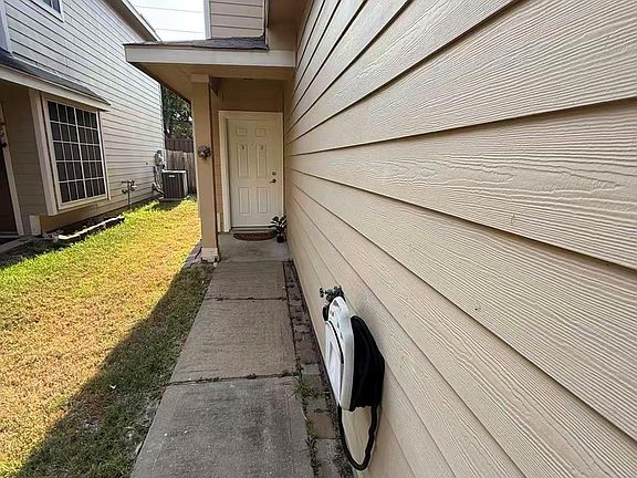 2nd image of 6135 Morningshire Ln