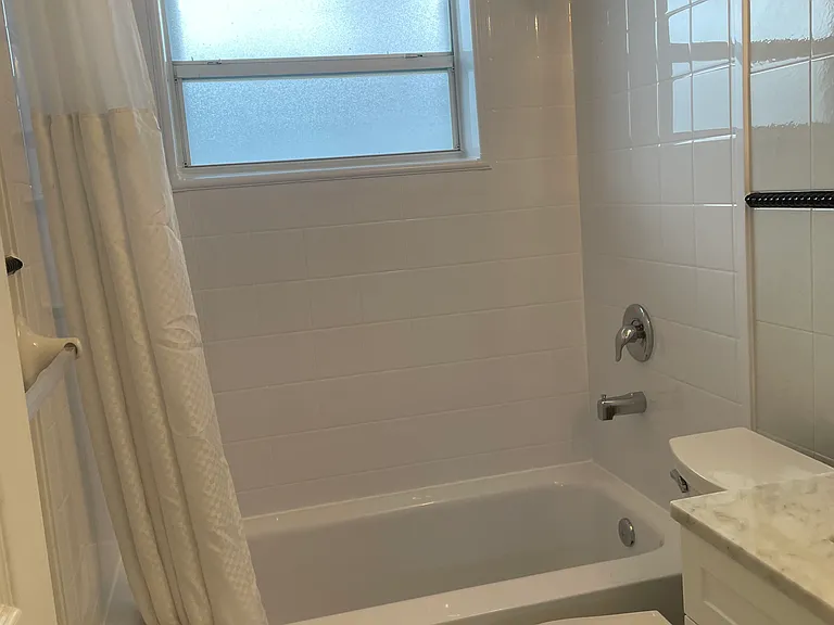 5621 SW 24th Ave — Photo 6