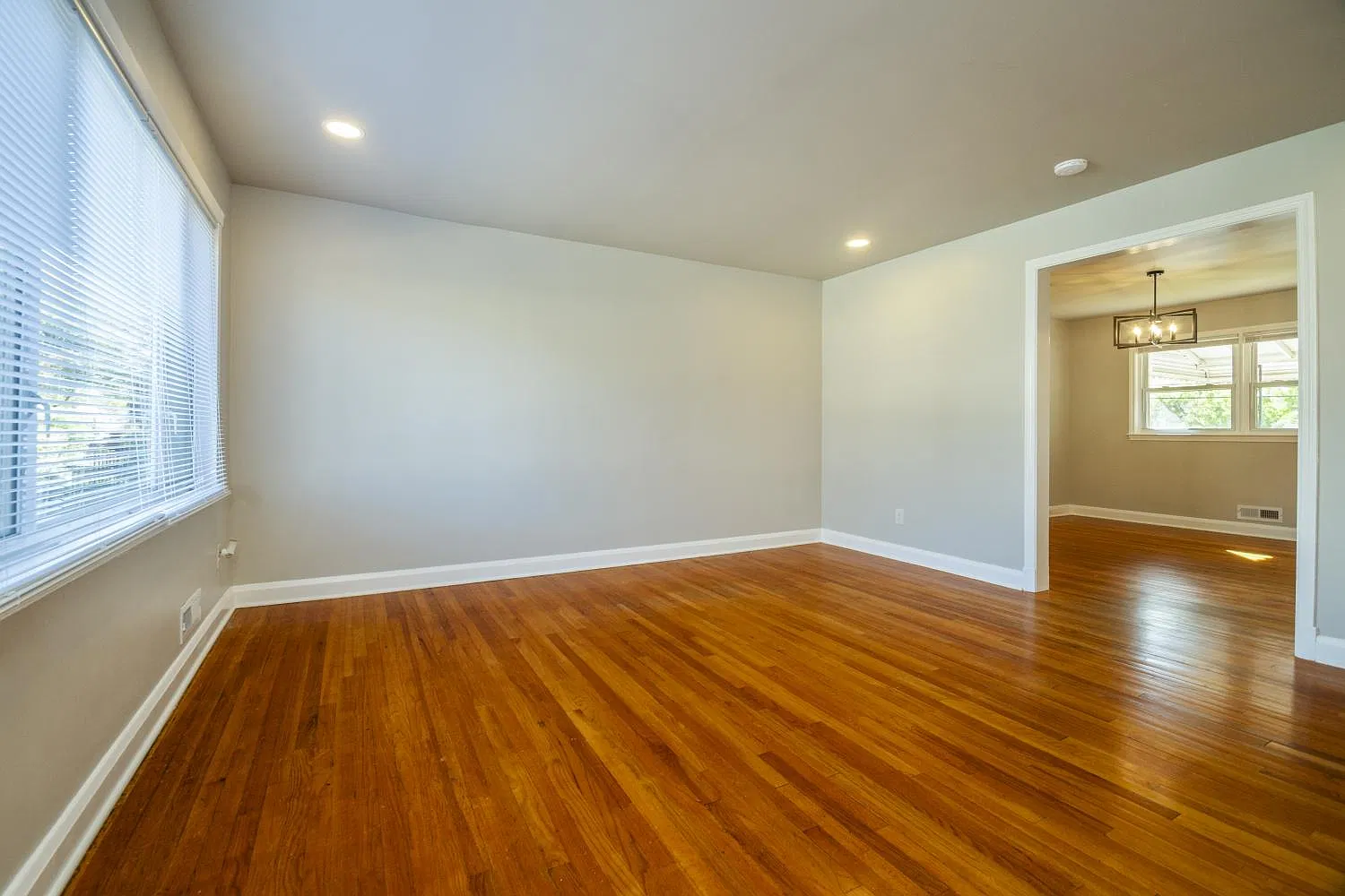 3 bed, 1.5 bath, 1200 sqft, $2,195 — Photo 1