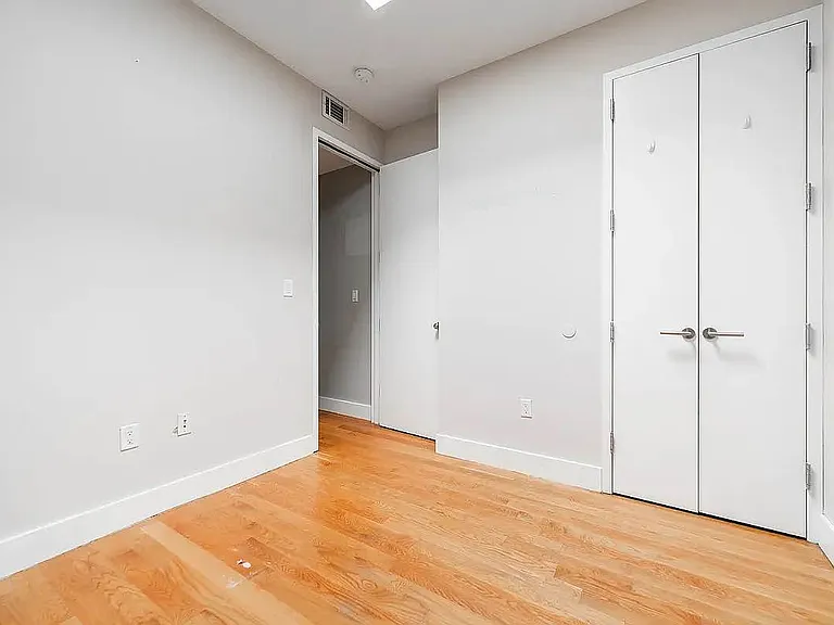 1098 De Kalb Ave #2R — Photo 5
