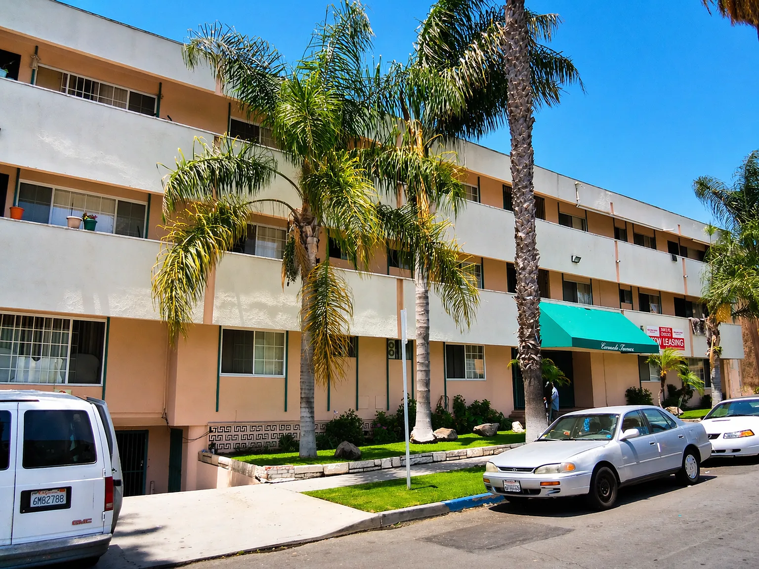 1735 Coronado Ave. — Photo 3