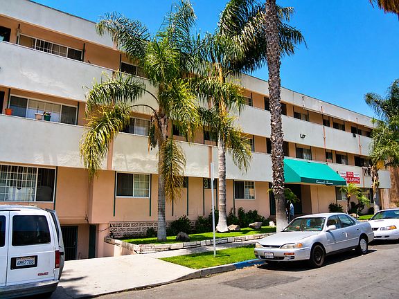3rd image of 1735 Coronado Ave APT 41