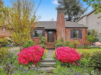 4052 54th Avenue SW, Seattle, WA, 98116