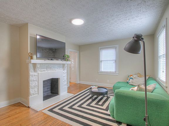 2nd image of 1609A Cahal Ave
