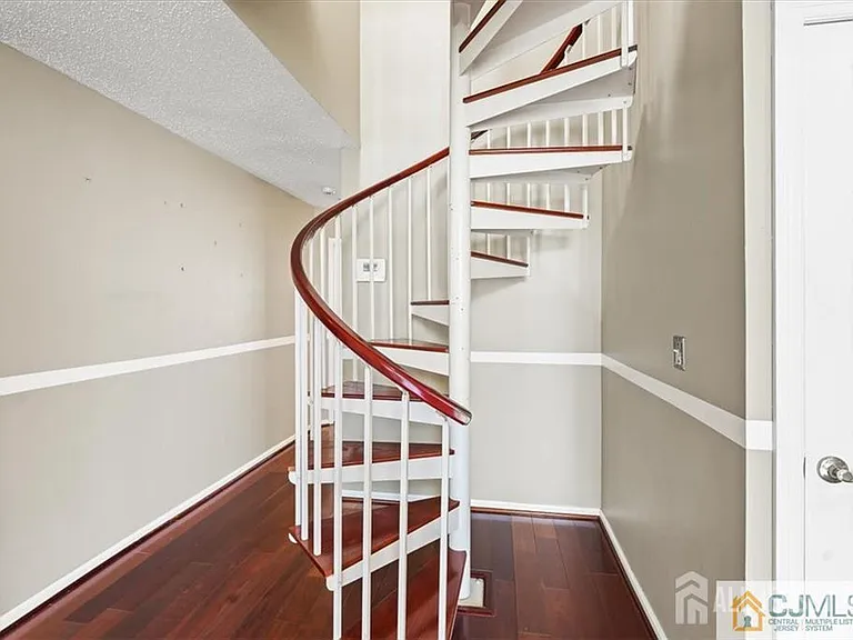834 Edpas Rd — Photo 18