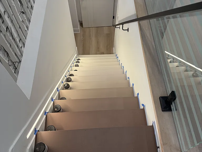 189 Lloyd Ave #MAIN FLOOR — Photo 11