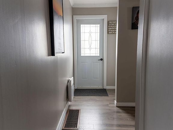 3rd image of 105 Water Street