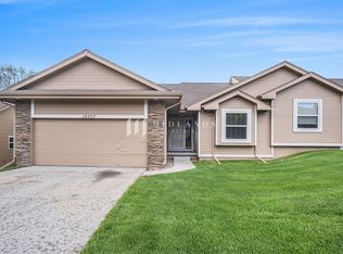 19707 Marinda St, Omaha, NE 68130